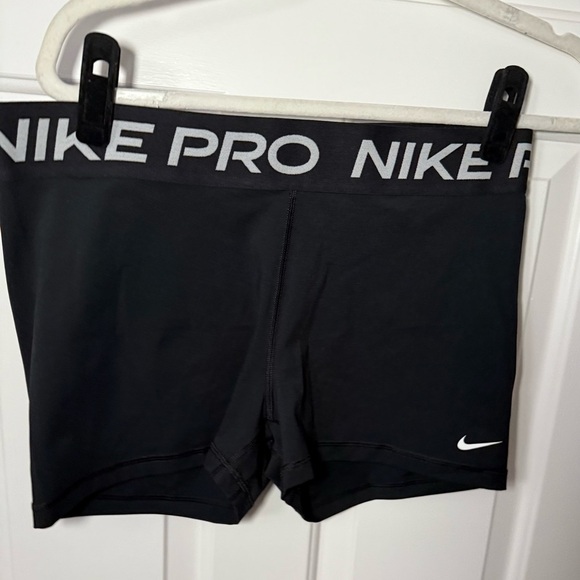 2/$20 Nike Pro Women's Black Athletic Shorts-xl - Picture 2 of 6